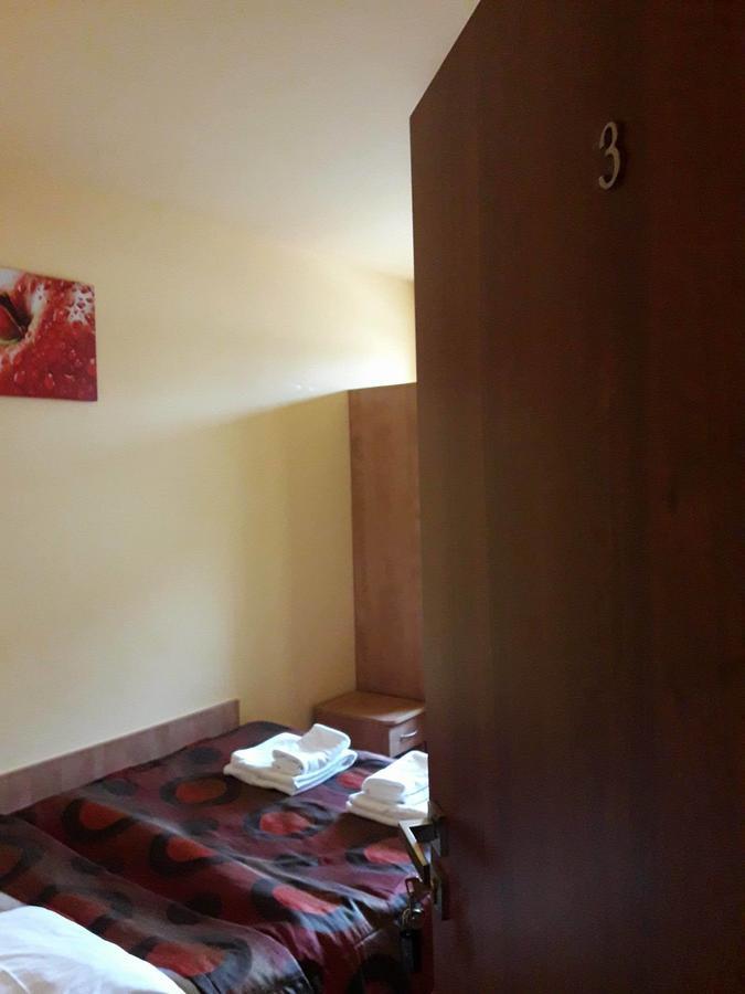 Hotel Paola Kutno Eksteriør bilde
